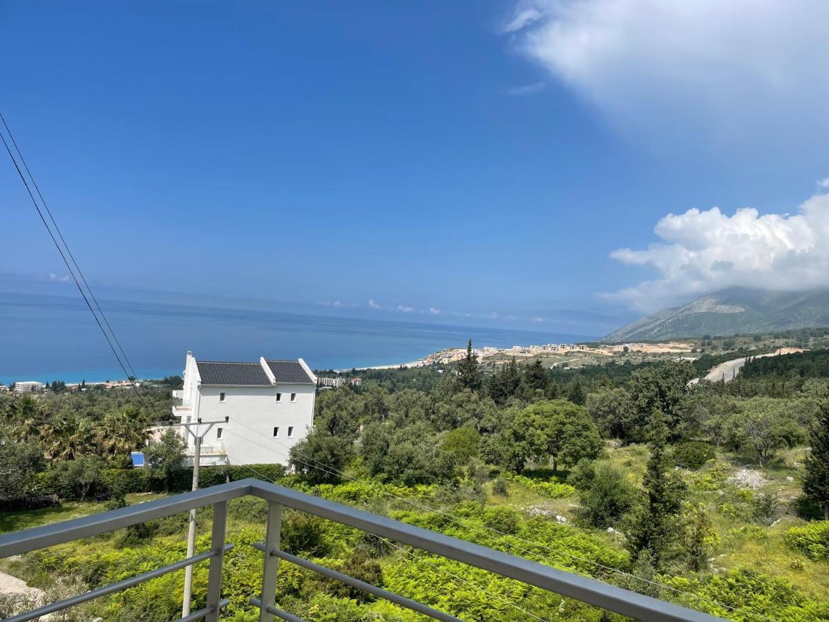 Season Inn Dhërmi Екстериор снимка
