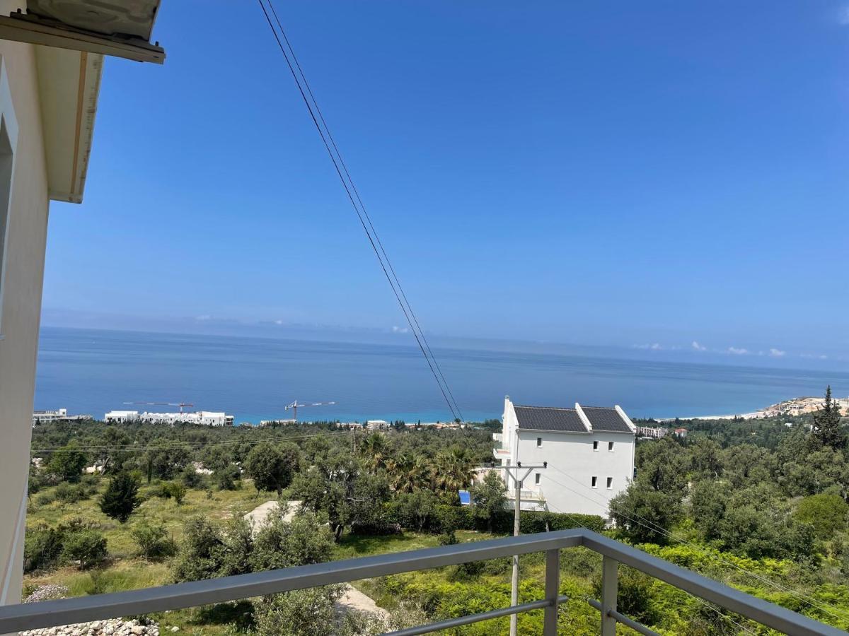 Season Inn Dhërmi Екстериор снимка
