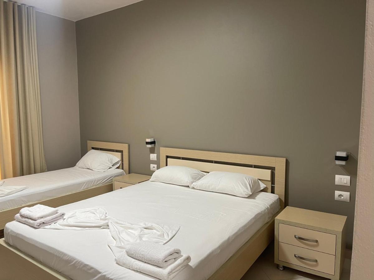 Season Inn Dhërmi Екстериор снимка