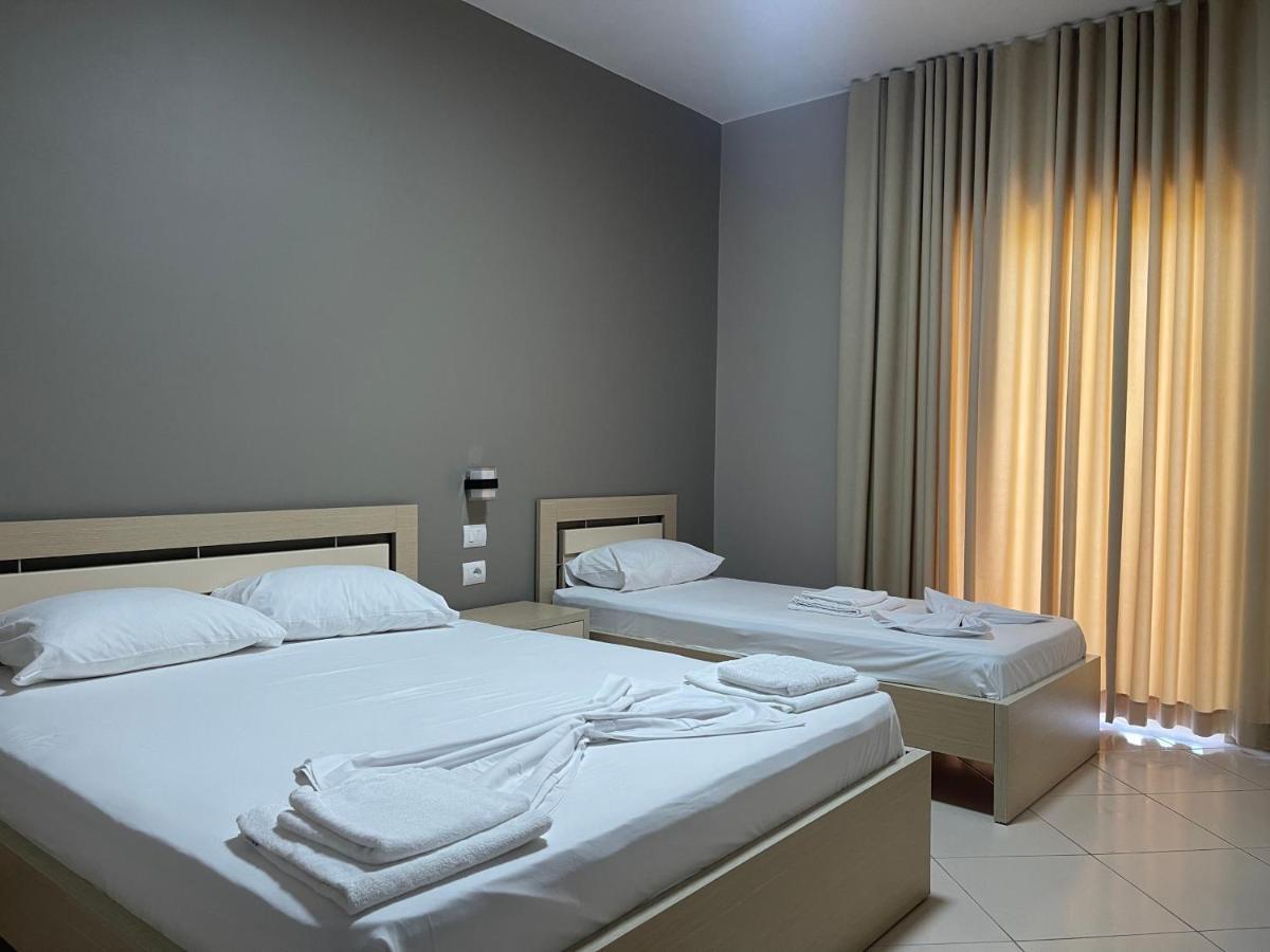 Season Inn Dhërmi Екстериор снимка