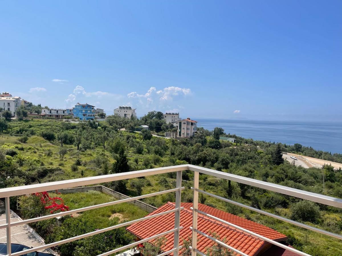Season Inn Dhërmi Екстериор снимка