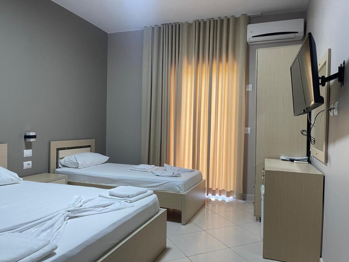 Season Inn Dhërmi Екстериор снимка