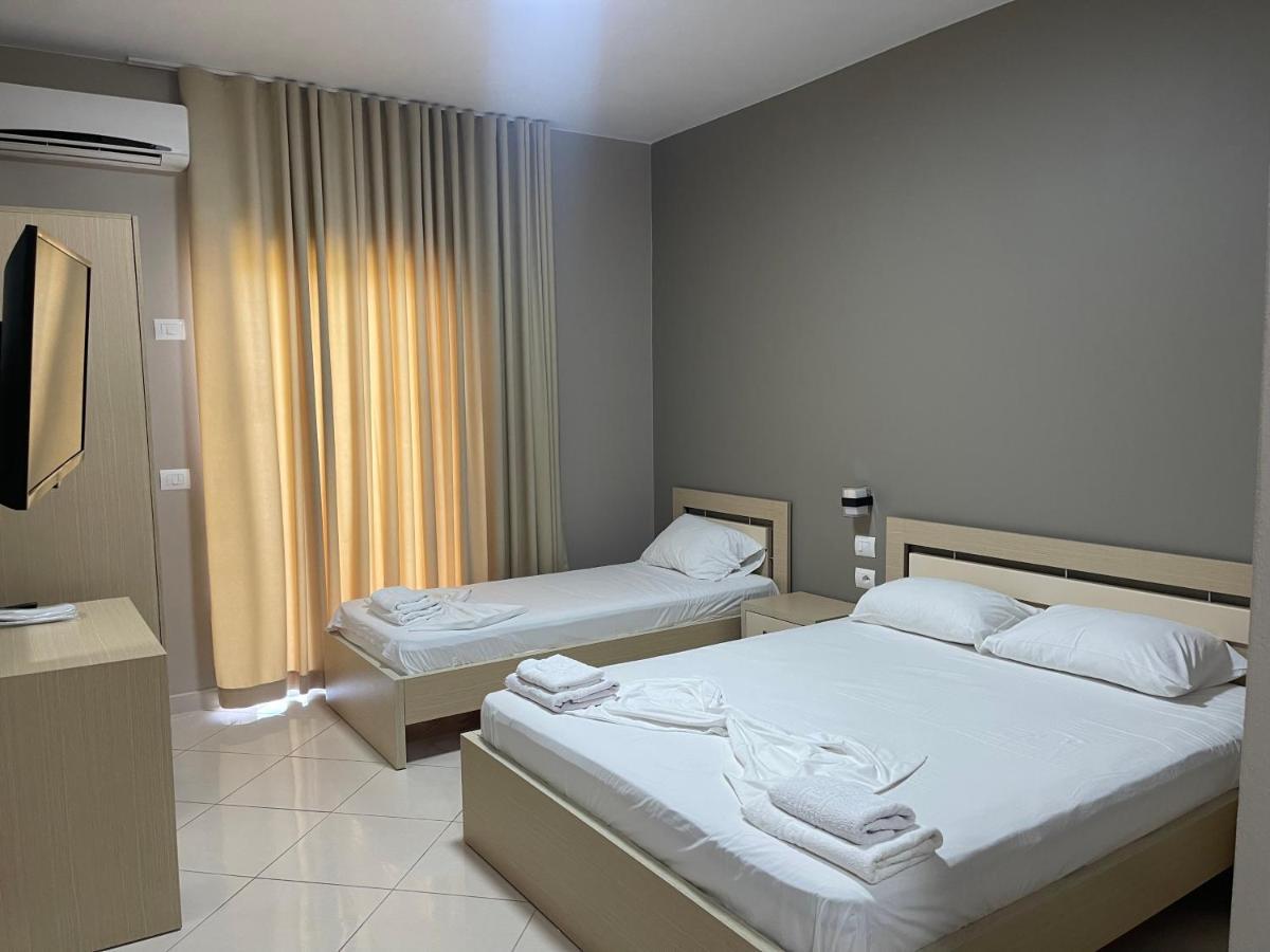 Season Inn Dhërmi Екстериор снимка