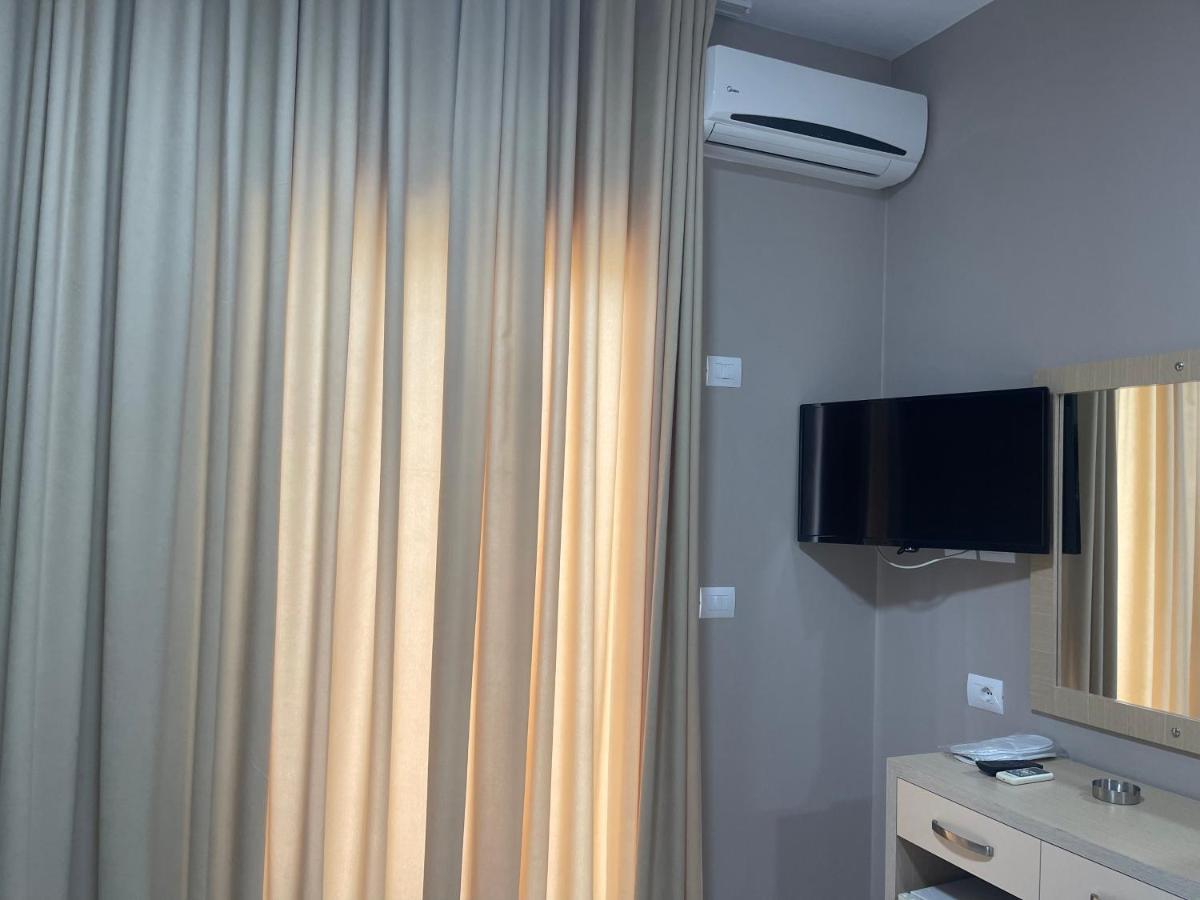 Season Inn Dhërmi Екстериор снимка