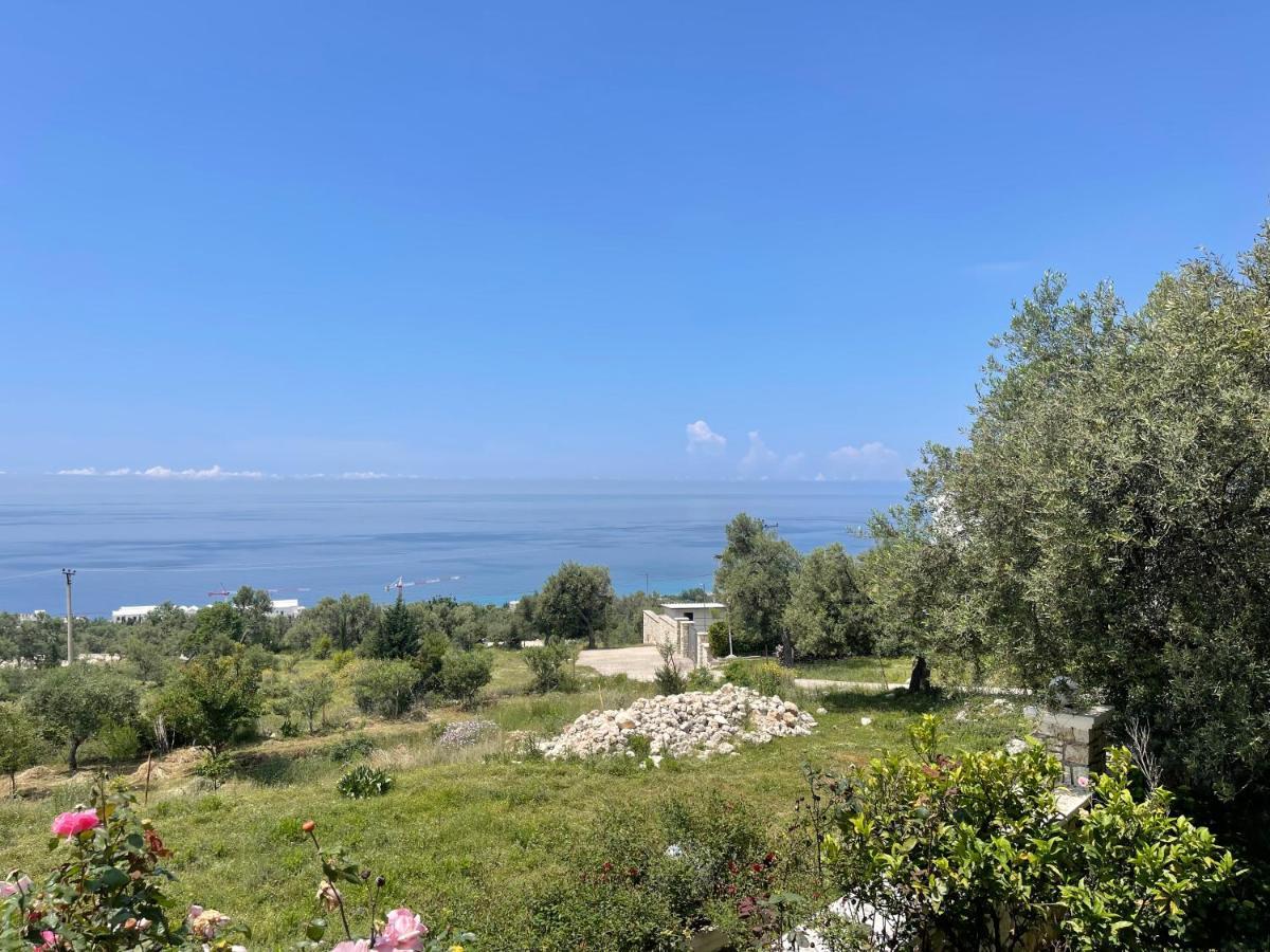 Season Inn Dhërmi Екстериор снимка