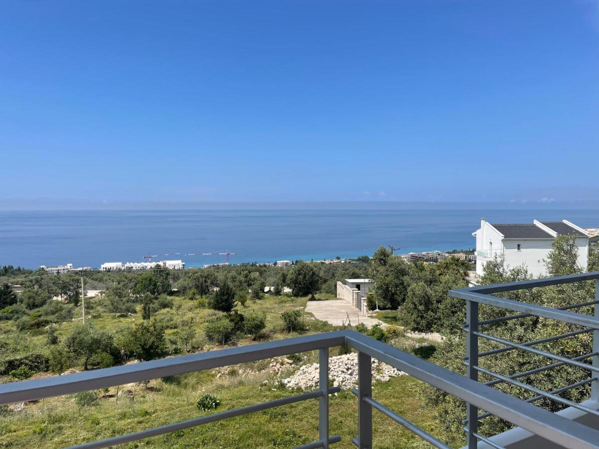 Season Inn Dhërmi Екстериор снимка