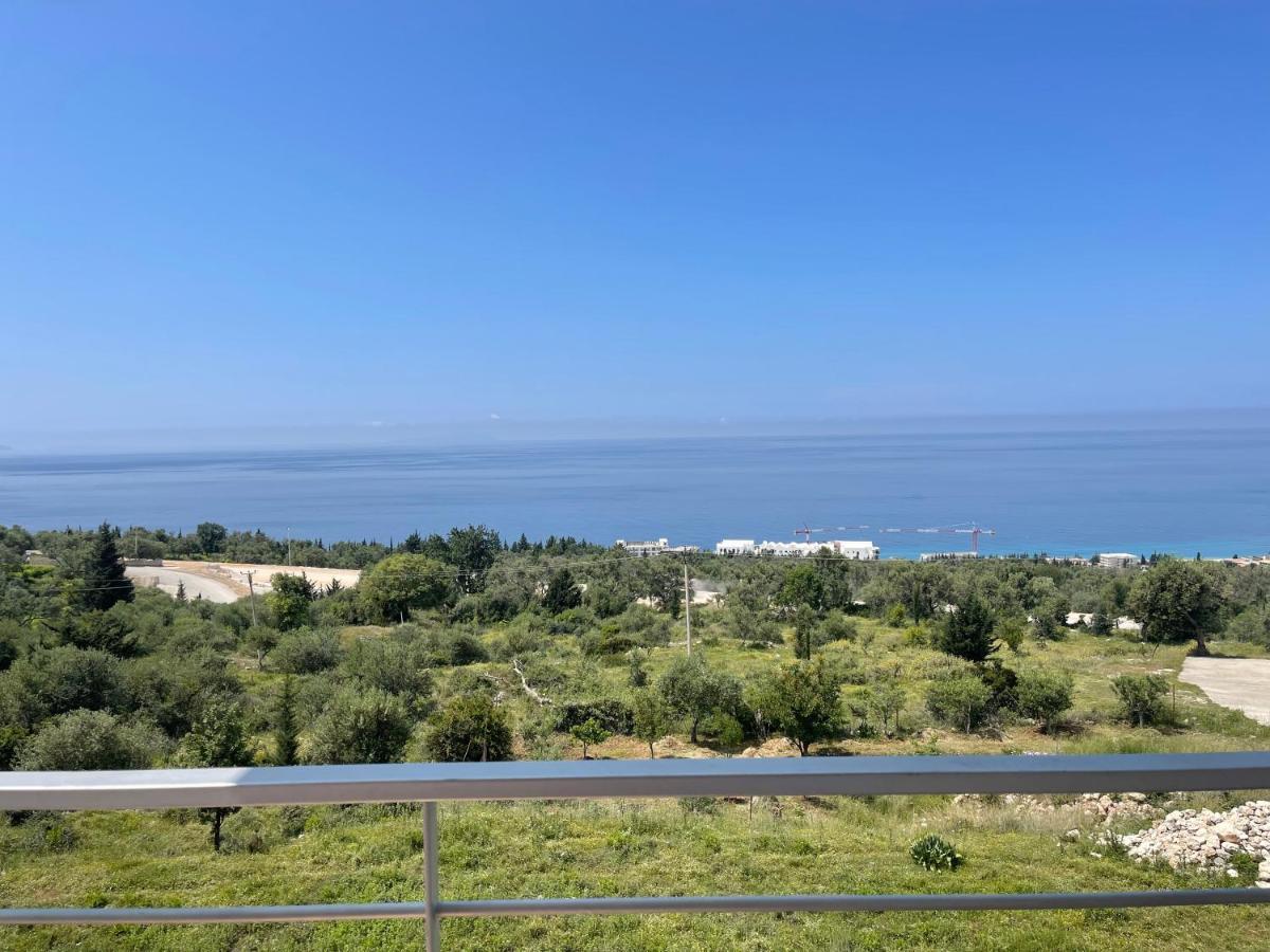 Season Inn Dhërmi Екстериор снимка