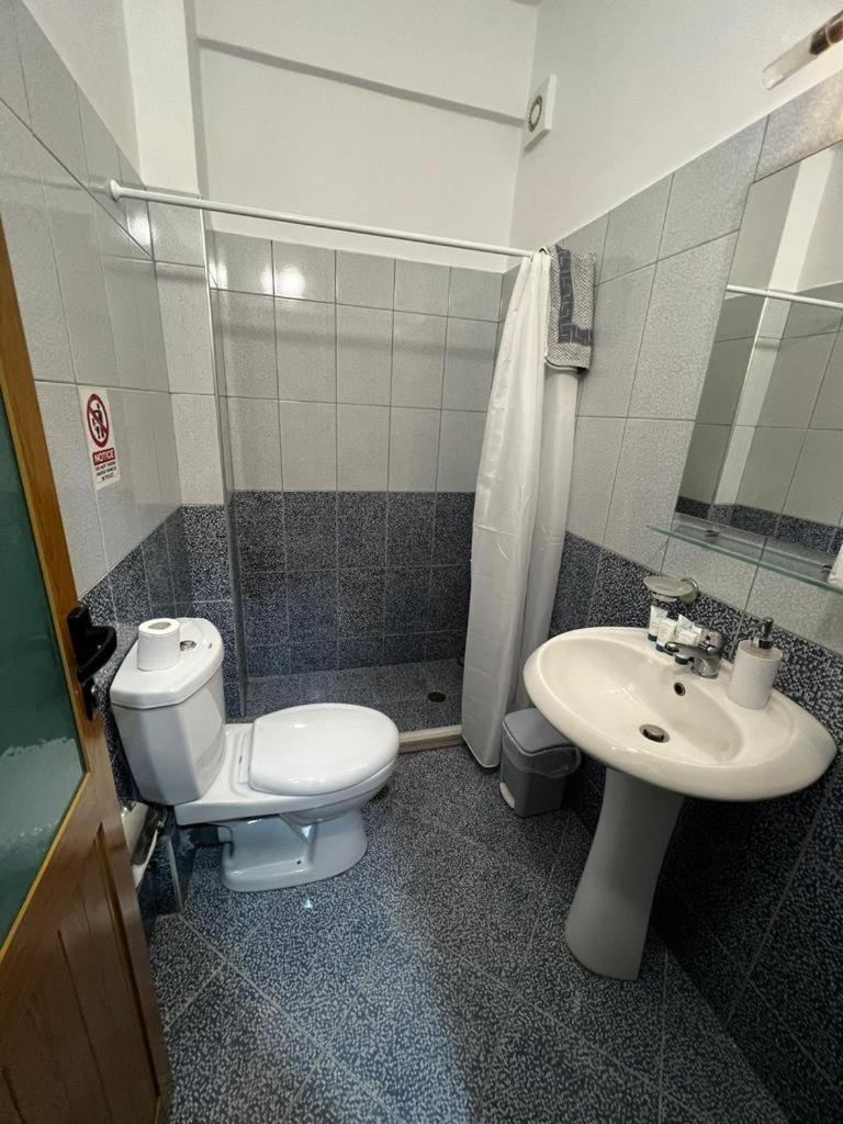Season Inn Dhërmi Екстериор снимка