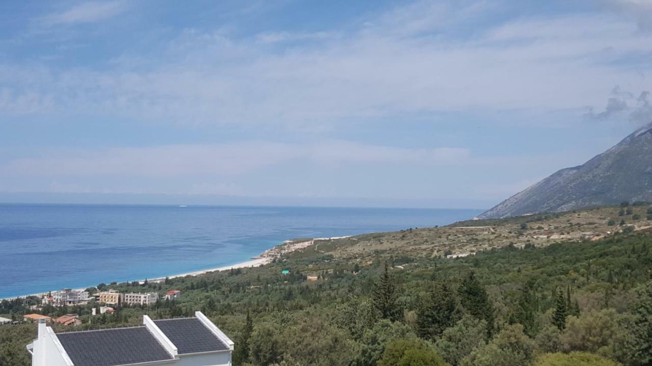 Season Inn Dhërmi Екстериор снимка