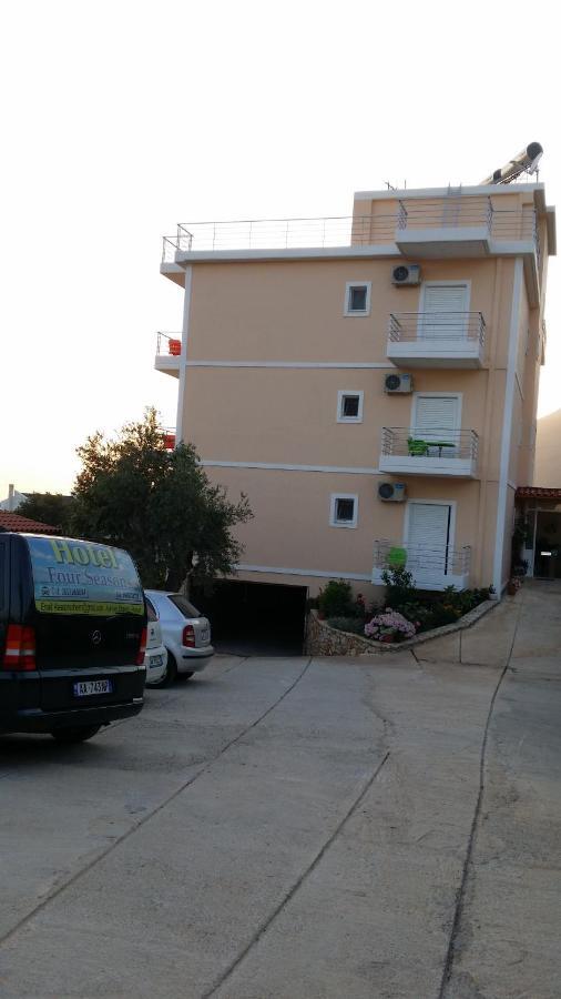Season Inn Dhërmi Стая снимка